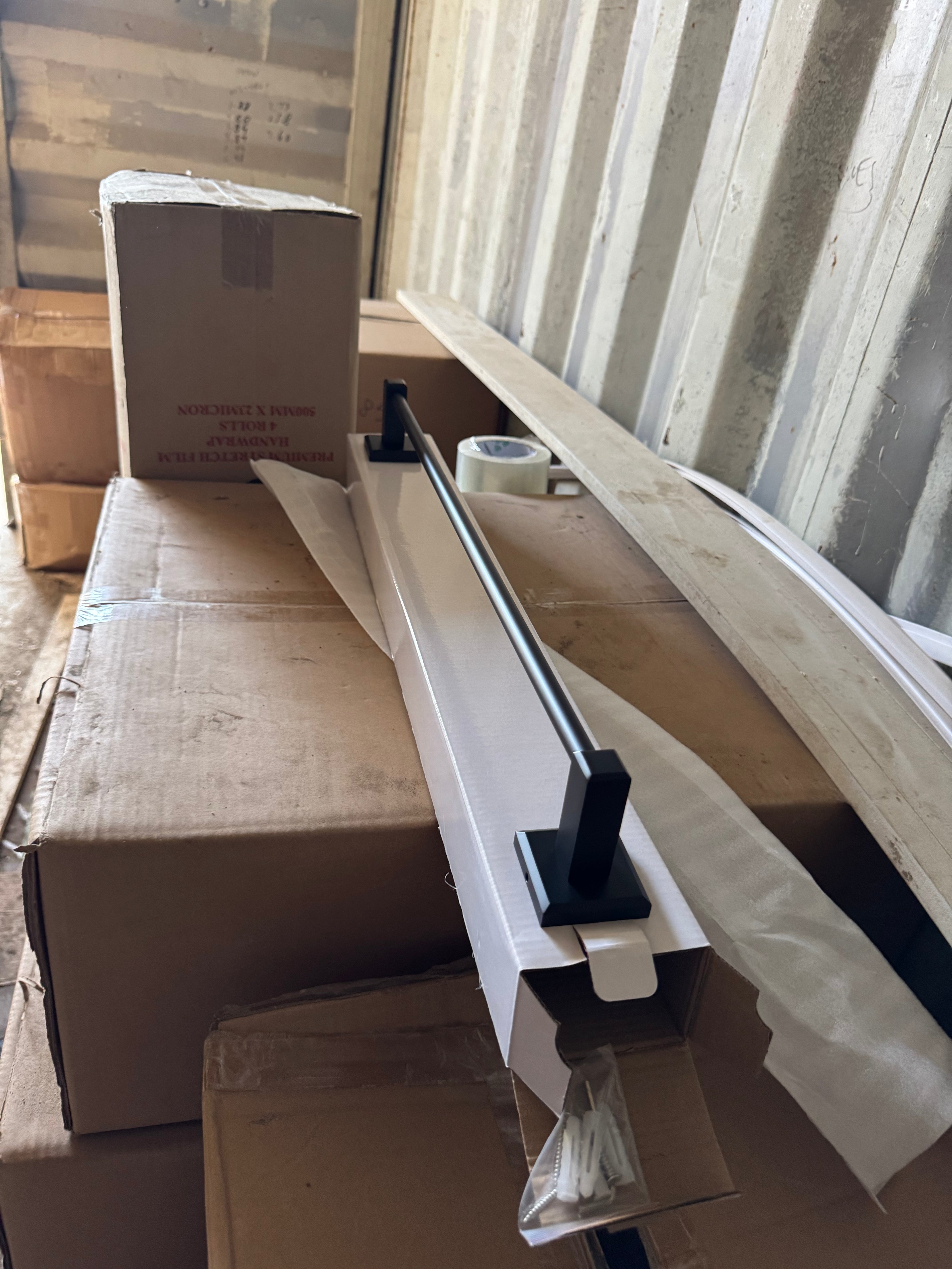 6601X001 Square Black Single Towel Bar