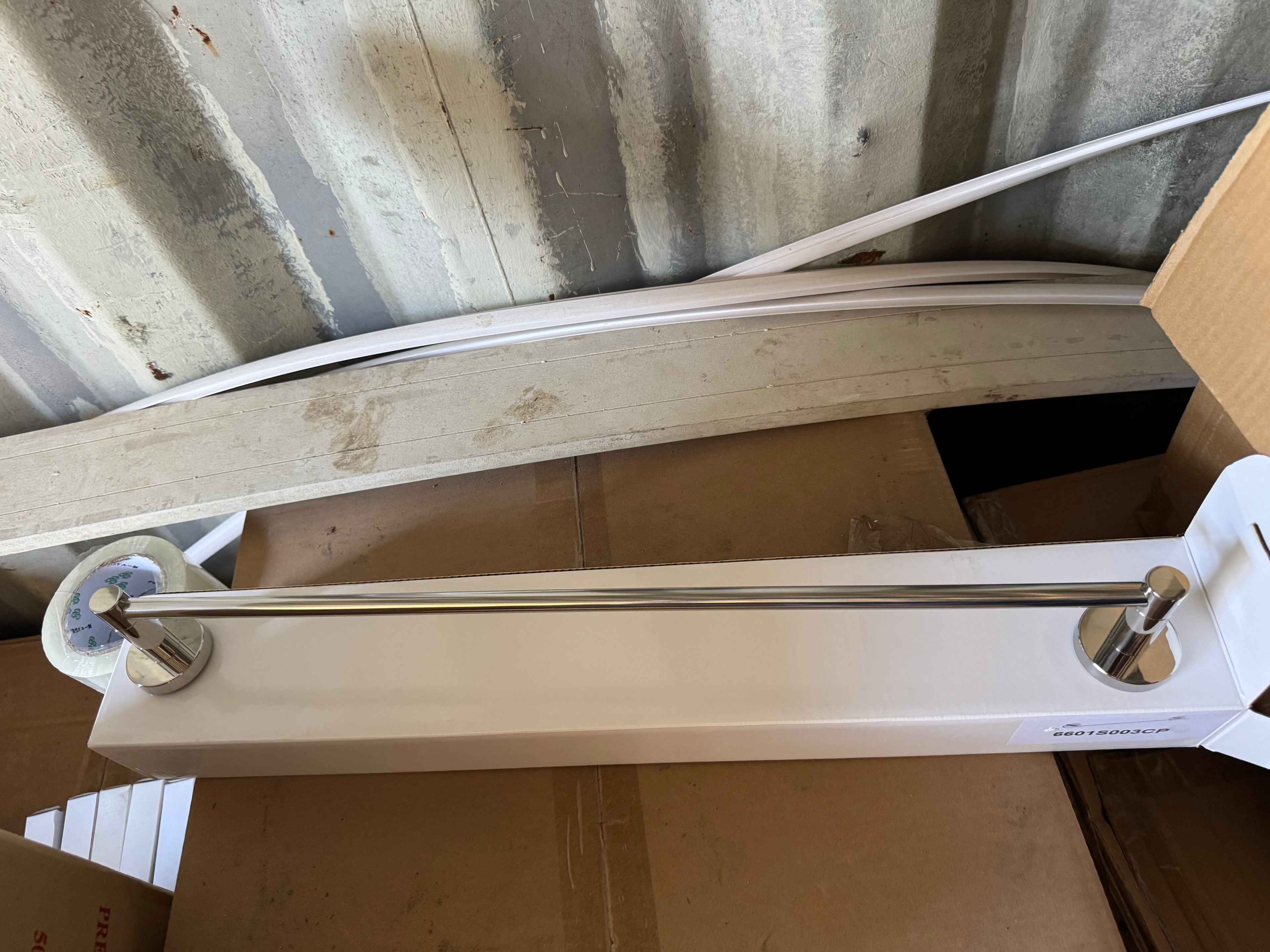 6601X001 Round Chrome Single Towel Bar – 60cm