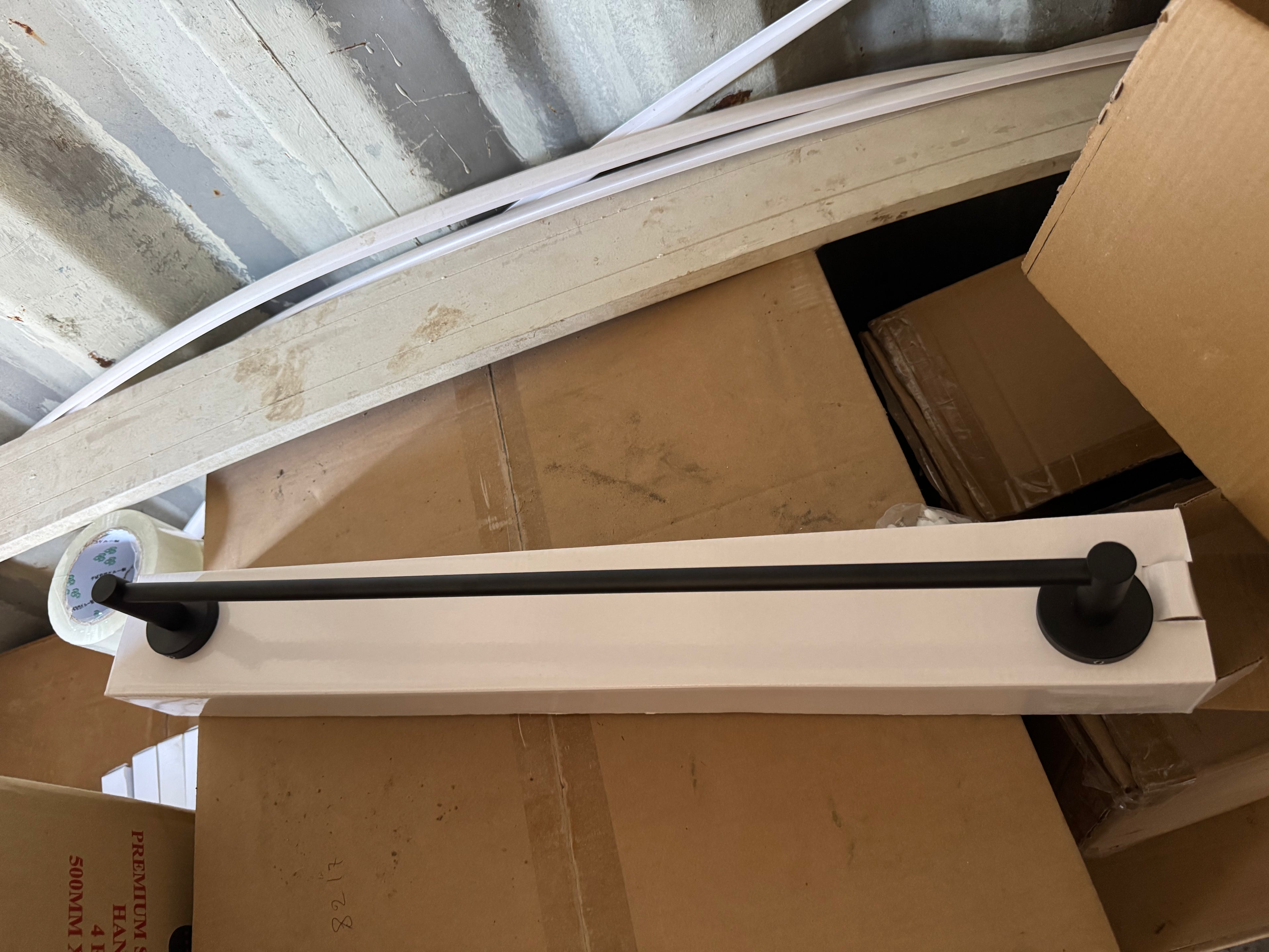 6601X001 Round Black Single Towel Bar – 60cm