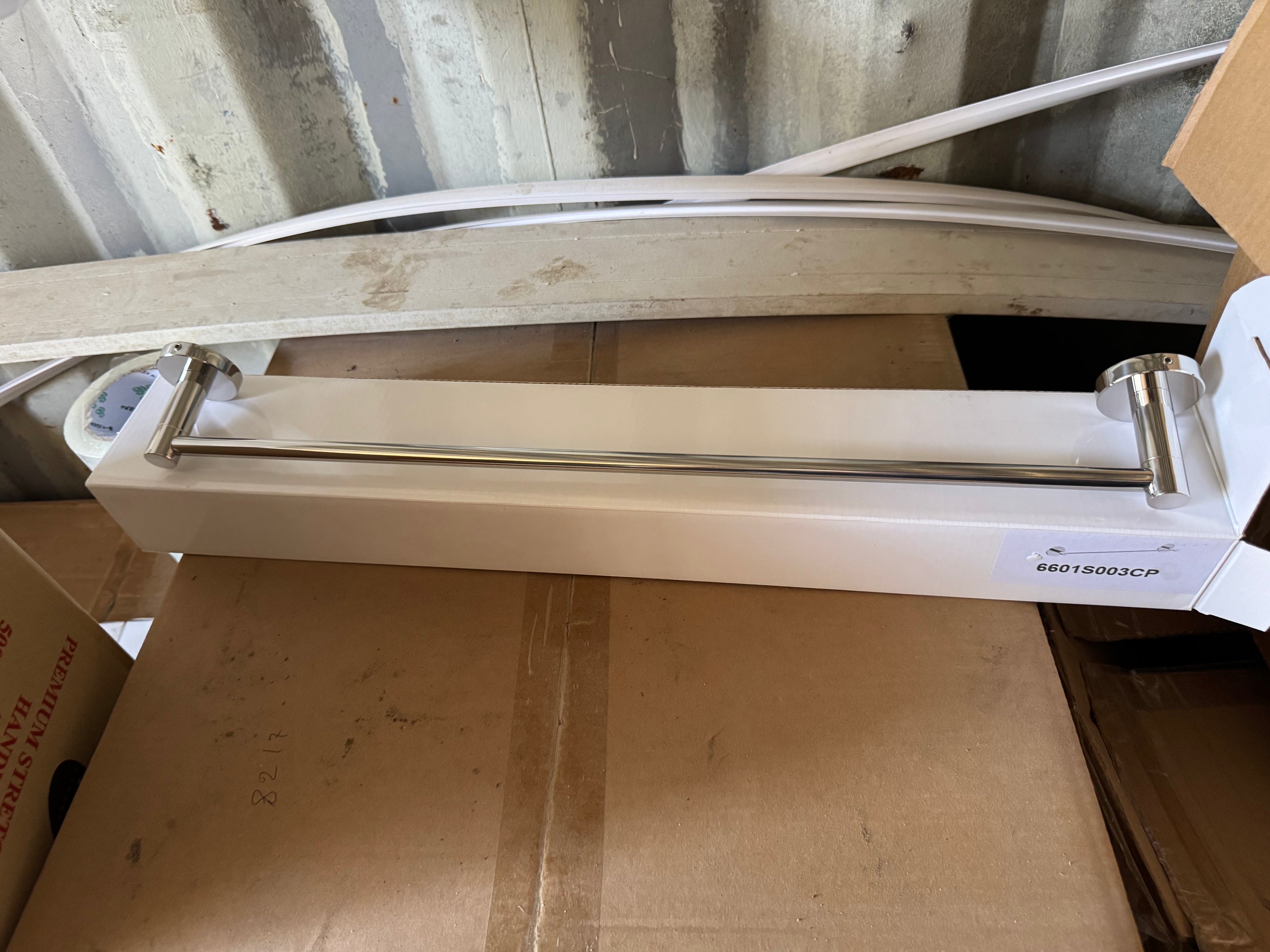 6601X001 Round Chrome Single Towel Bar – 60cm