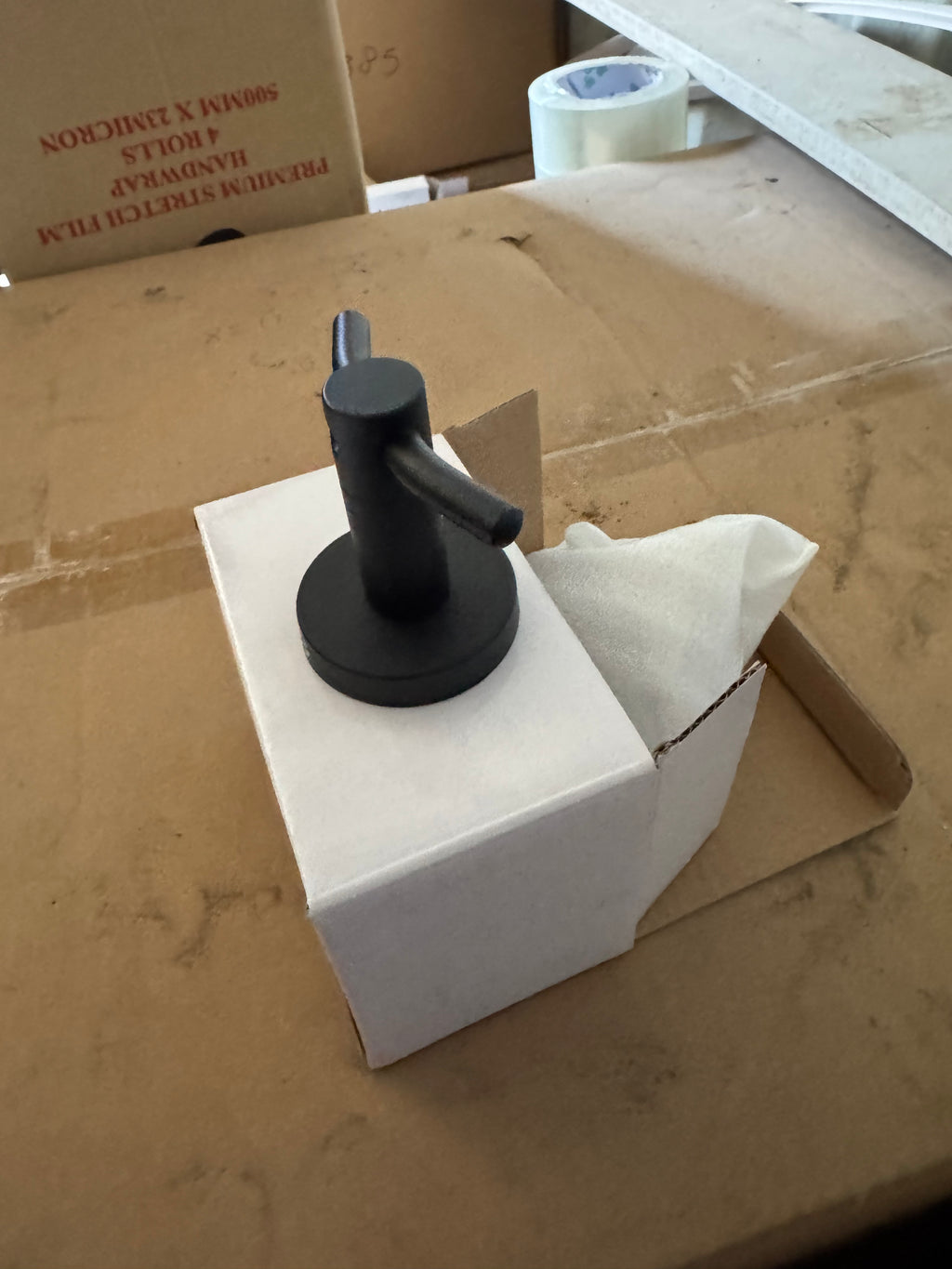 6604X001 Round Black Robe Hook