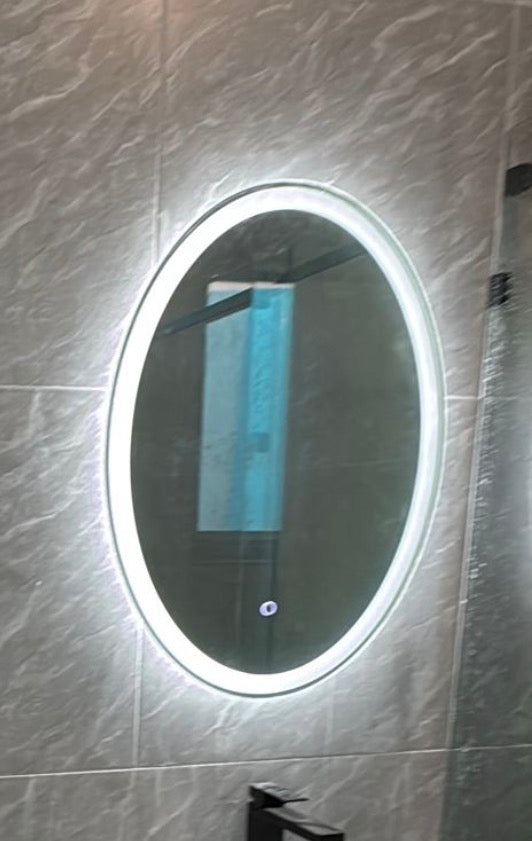 Oval LED Mirror – 800 × 600mm