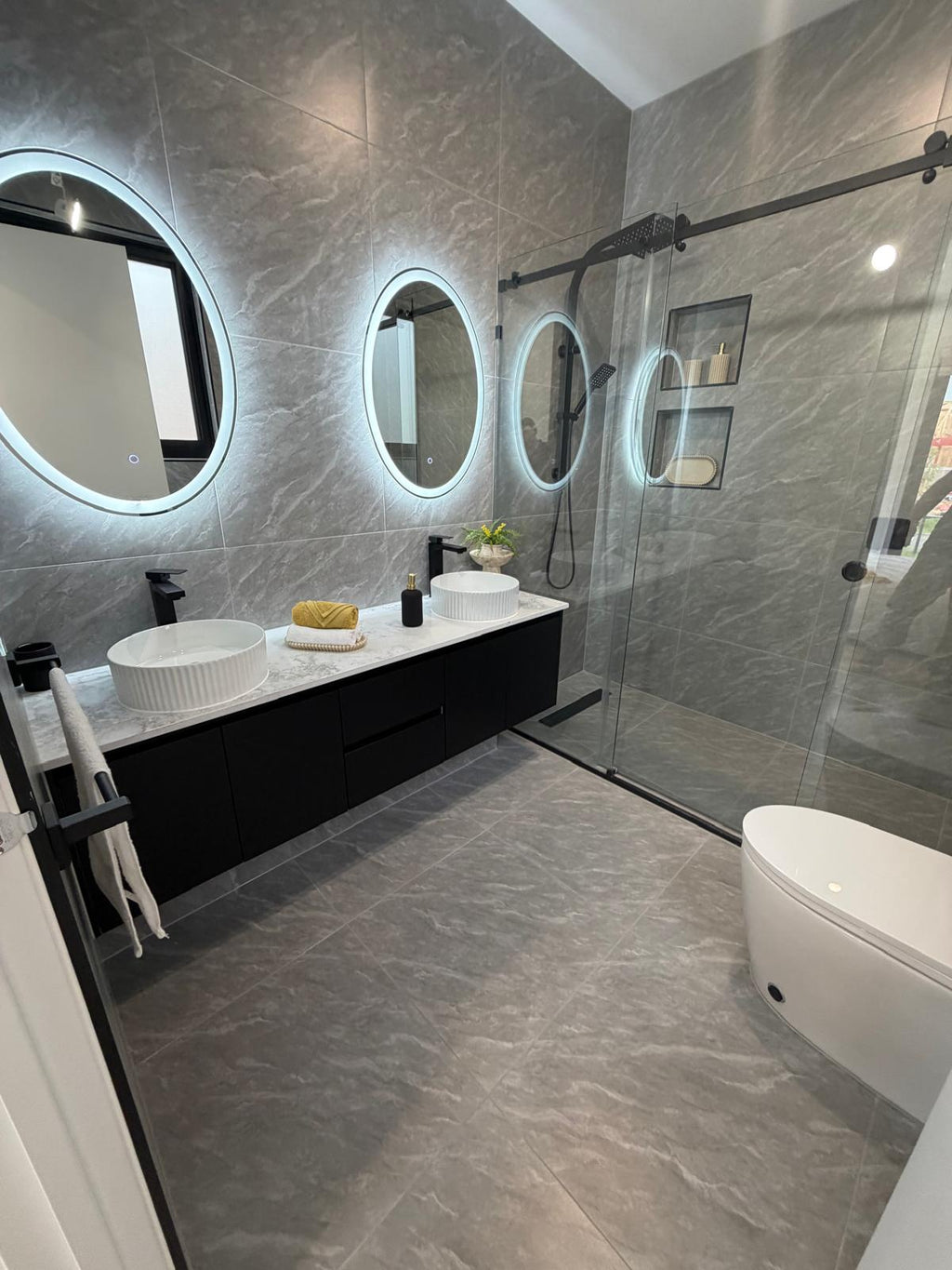 Round LED Mirror – 800mm